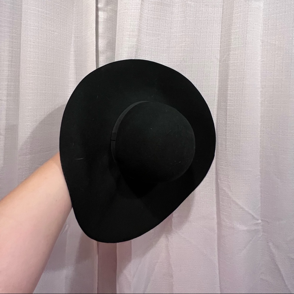 Floppy hat